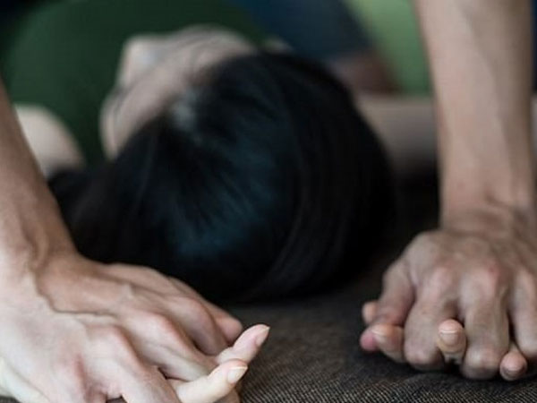 Nhờ hiệu trưởng tố cáo, gã đàn ông lộ chân tướng hiếp dâm con riêng của vợ