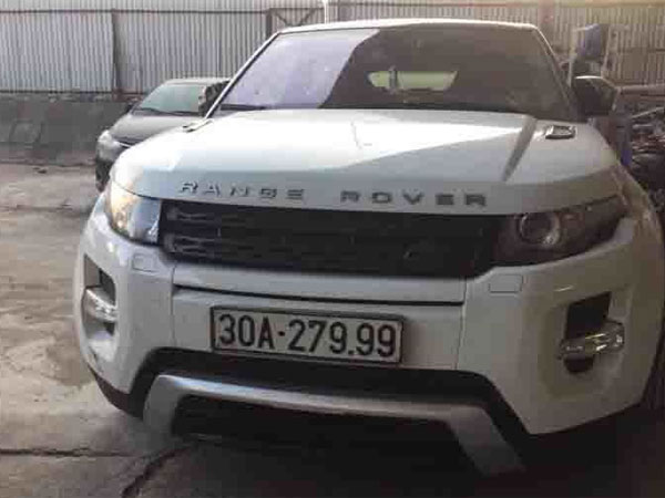 Lộ diện người lái Range Rover đâm nữ sinh, người bị bắt chỉ đóng thế