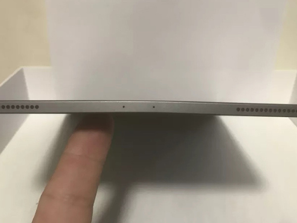 Người dùng bức xúc khi Apple chối bỏ trách nhiệm iPad Pro 2018 bị uốn cong