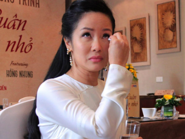 Ca sĩ Hồng Nhung gần như 'sập nguồn' khi ly hôn chồng ngoại quốc