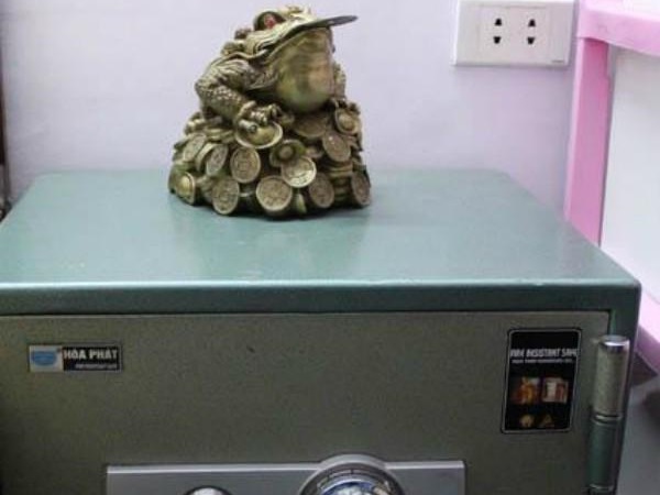 Đặt két sắt đúng hướng thì cuối năm tiền bạc đến ào ạt, tha hồ sắm Tết