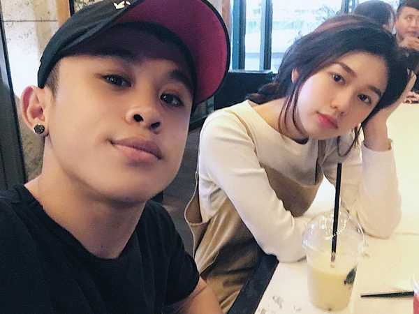 Sau 2 năm chia tay bạn gái người mẫu, chàng lùn 1m26 Trần Xuân Tiến đang hẹn hò với người mới xinh như hot girl?