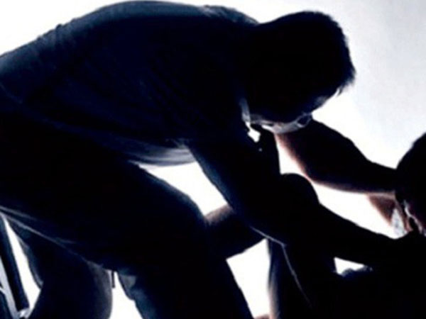 Thanh niên dùng ảnh 'nóng' cưỡng dâm phụ nữ đã có chồng