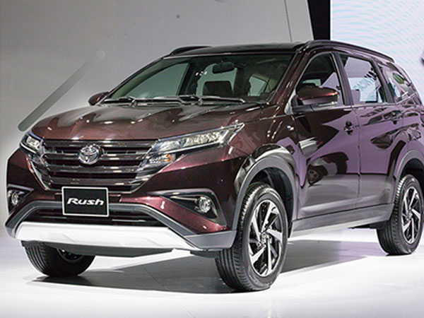 Xe con nhập khẩu tăng mạnh, giá không giảm tại Việt Nam