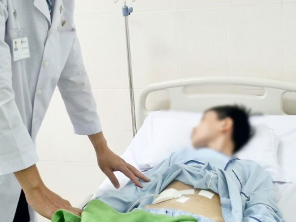 Cậu bé 9 tuổi có hơn 50 viên sỏi trong thận, nguyên nhân không ngờ là từ chính thói quen ăn uống này