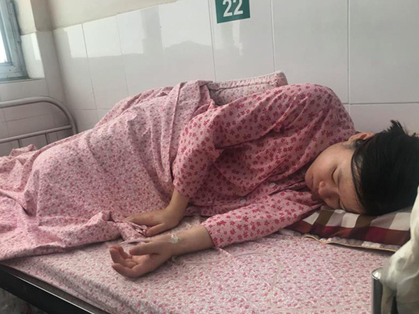 Bà bầu hơn 7 tháng kể lại giây phút bị xe 'điên' đâm trúng trên phố Hà Nội