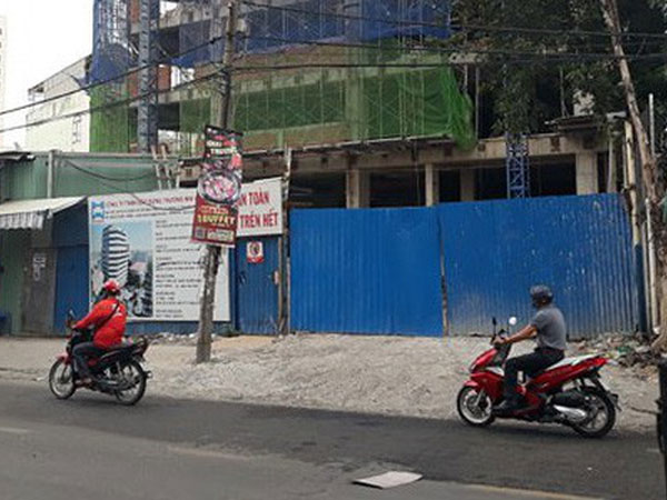 Đứt cáp cần cẩu công trình xây dựng 12 tầng, 1 người bị thương