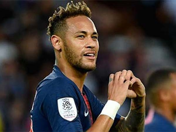 Sao Barca cầu nguyện cho Neymar trở lại CLB