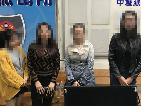 Các nữ du khách Việt ra trình diện do lo sợ, có người thừa nhận đã mất số tiền lớn nhưng vẫn gặp khó khăn