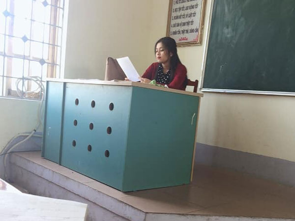 Cô giáo dạy Văn xinh đẹp được dân mạng truy lùng sau bức ảnh chụp lén