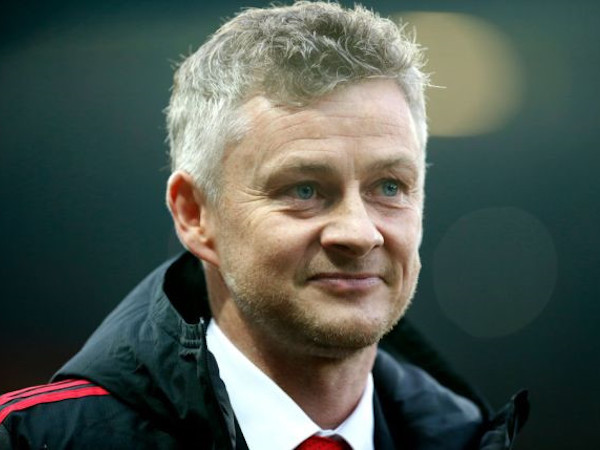 HLV Solskjaer đi vào lịch sử Man Utd sau trận thắng Huddersfield