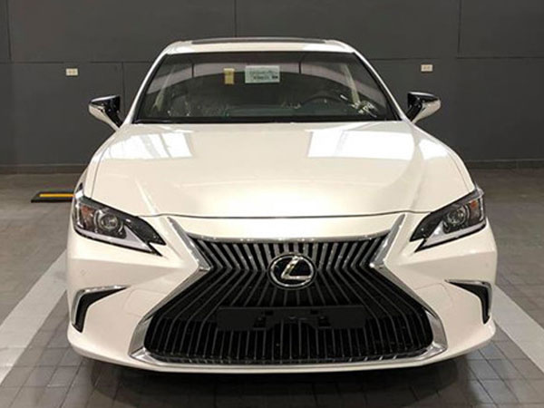 Lexus ES 250 sắp bán tại VN, giá 2,5 tỷ đồng