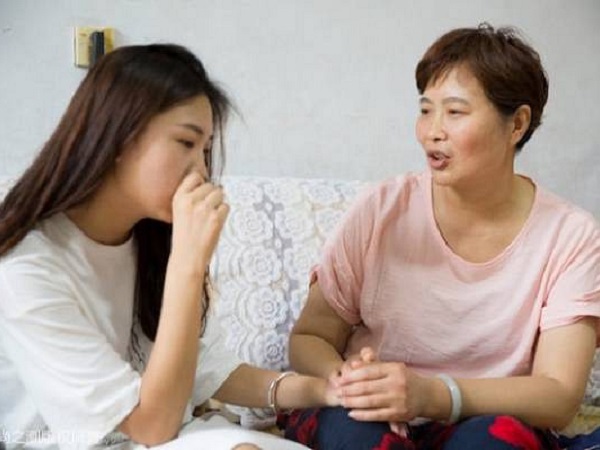 Mang cả vợ con về nhà ngoại ăn nhờ ở đậu, chồng trẻ bị ném đá thậm tệ vì ki bo từng đồng sinh hoạt phí