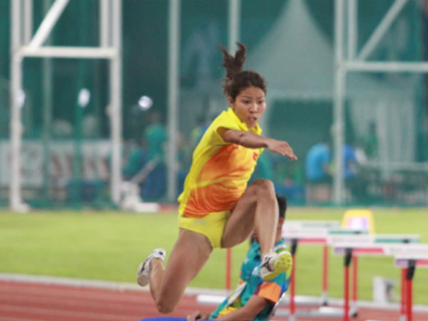 Thu Thảo vượt Quang Hải ở giải VĐV tiêu biểu năm 2018