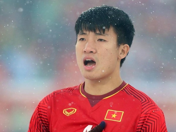 Trung vệ Bùi Tiến Dũng nhận được vinh dự lớn trước ngày sang Qatar tập huấn