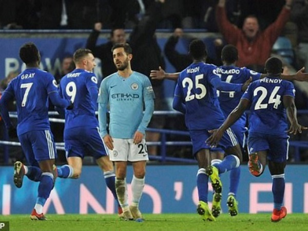 Video: Thua trận thứ 2 liên tiếp, Man City mất luôn ngôi nhì bảng