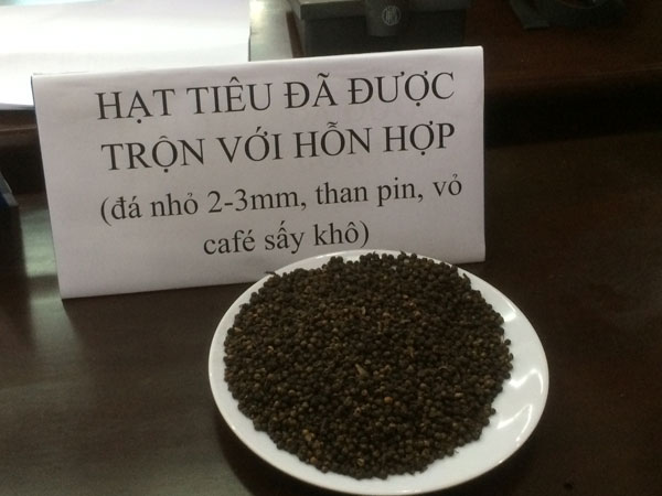 Hôm nay xét xử vụ trộn vỏ cà phê với lõi pin