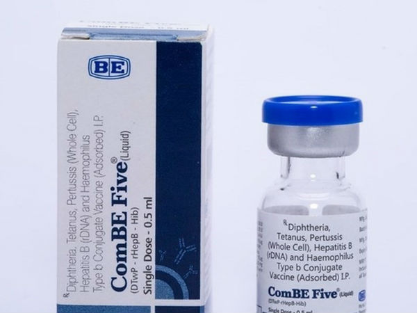 Nhiều mẹ hoang mang vì con tím tái sau khi tiêm vắc xin comBE Five