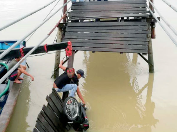 Sập cầu ở Nha Trang, 3 người thoát chết
