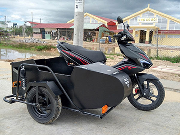 Thợ Việt chế thùng chở xe lăn cho Honda Air Blade