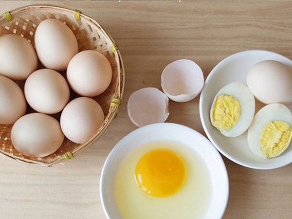 Trứng gà 'chạy bộ' có tốt hơn trứng gà nuôi nhốt: Bạn có đang mua trứng đúng giá trị thật?