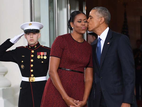 Vợ chồng Obama được người Mỹ ngưỡng mộ nhất năm