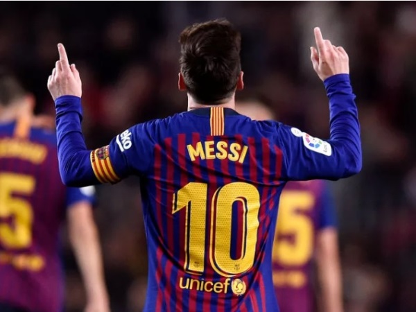 Ghi cú đúp vào lưới Sampdoria, Ronaldo vẫn ngậm ngùi đứng sau Messi về thành tích ghi bàn trong năm 2018