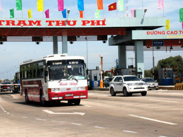 Bắt khẩn cấp giám đốc trốn thuế tại trạm thu phí cao tốc TP HCM - Trung Lương