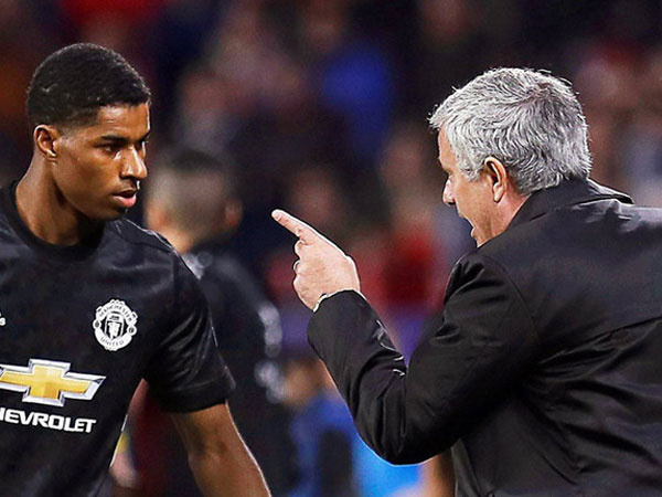 HLV Solskjaer đáp trả chỉ trích của Mourinho nhắm vào Rashford