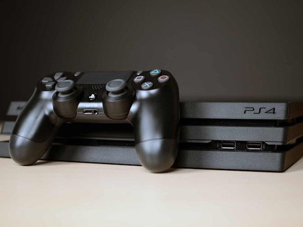 Mảng game console 2018 - Sony và Nintendo cười, Microsoft khóc