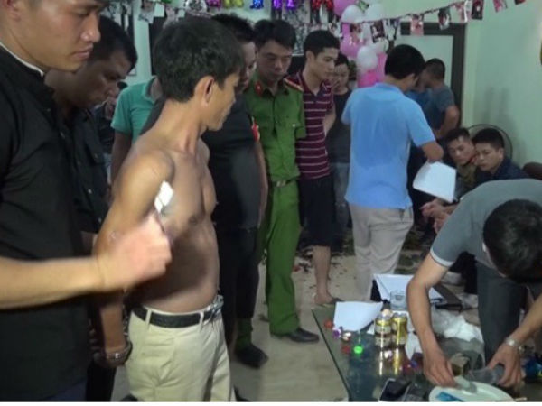 Tổ chức sinh nhật nhớ đời cho vợ bé, đại ca quê lúa nhận kết đắng