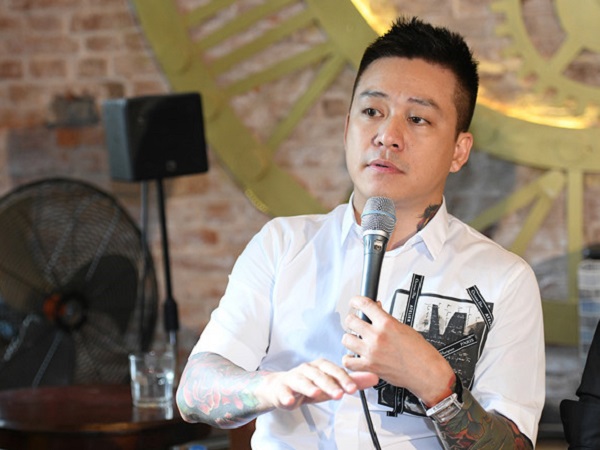 Tuấn Hưng bỏ hát mừng năm mới giữa chừng vì đau bụng dữ dội