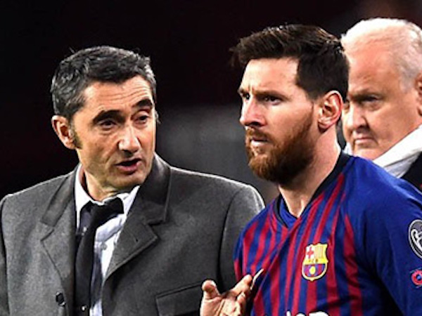Messi khó ở với cách Barca đối xử với Valverde