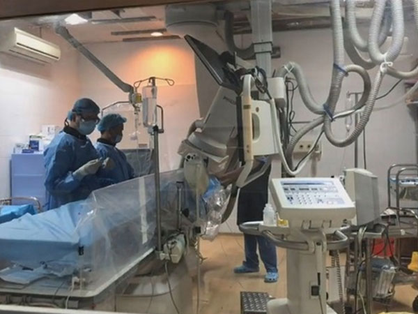 Người đàn ông bị nhồi máu cơ tim khi đi bộ trong lạnh 10 độ