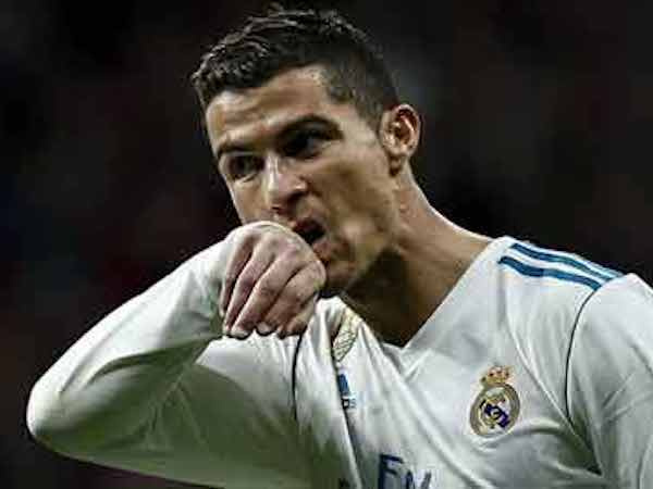 Ronaldo đến Real vì lương cao và bị tống khứ cũng vì lý do tương tự