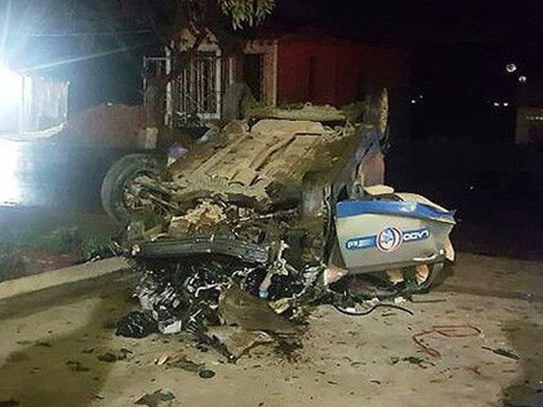 Xe taxi va chạm kinh hoàng với xe máy, 3 người chết, 4 bị thương