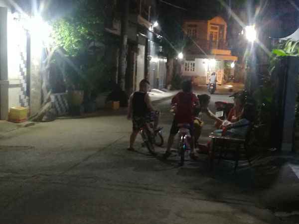 Nghi án bị khuyên phá thai, thiếu nữ mang bầu đâm bạn trai nguy kịch ở Sài Gòn