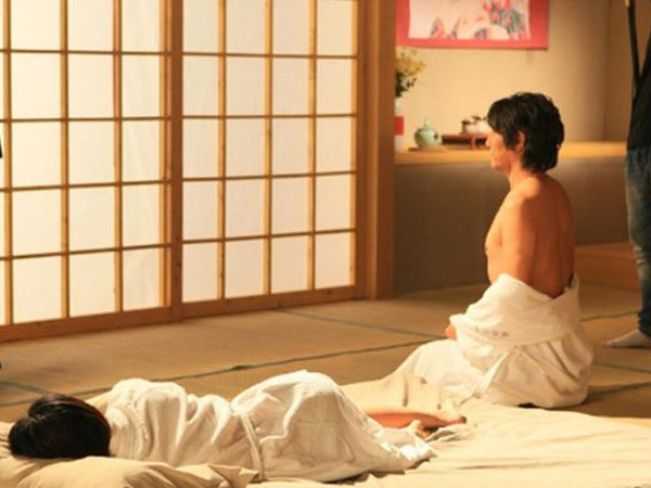 Thâm cung bí sử phim 'người lớn': Diễn viên nam có thể phải quan hệ thật với... 8000 cô gái