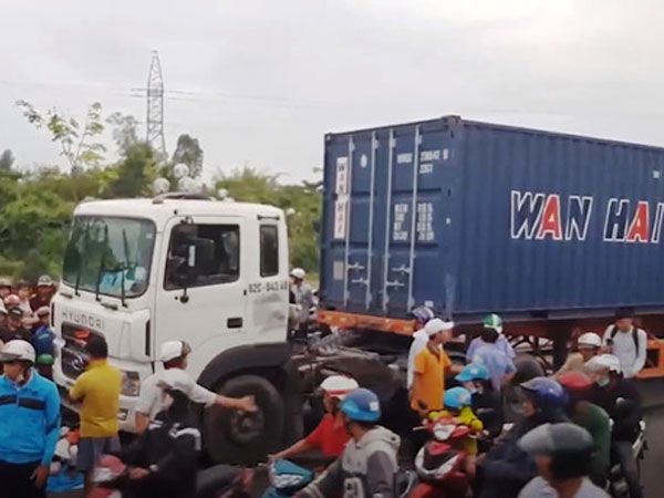 Tài xế xe tải, xe container cần lưu ý gì để giảm nguy cơ tai nạn?