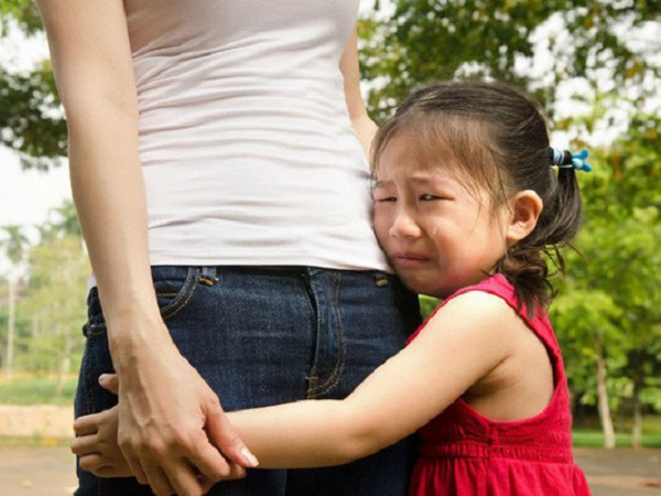 Lạm dụng tình cảm trẻ em - Bệnh dịch thầm lặng trong gia đình: Những biểu hiện ở trẻ 'tố' cha mẹ đã lạm dụng con cái bằng lời nói