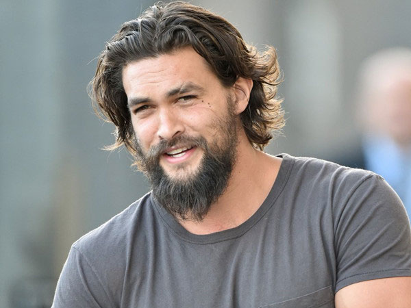 Vẻ nam tính, quyến rũ của người đàn ông đẹp nhất 2018 Jason Momoa