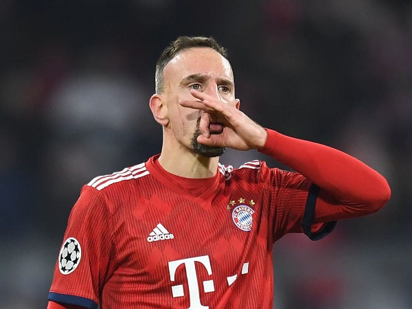 Frank Ribery nhận án phạt nặng vì văng tục, lăng mạ các CĐV