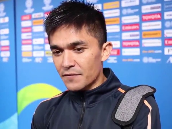 Đội trưởng Ấn Độ nói gì sau khi vượt qua thành tích ghi bàn ở ĐTQG của Messi