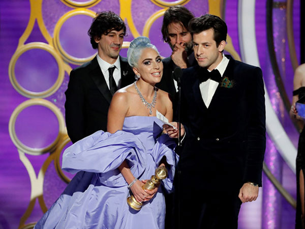 Fan Lady Gaga giận dữ khi thần tượng thua giải diễn xuất Quả cầu vàng