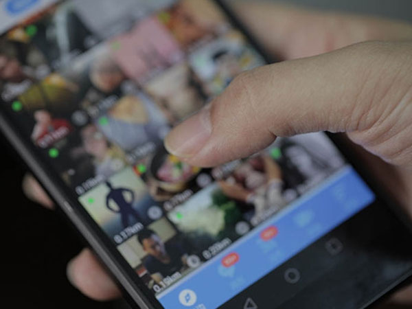 HIV đe dọa người dùng app hẹn hò đồng tính Blued
