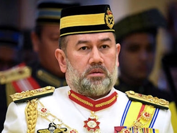 Vì sao Vua Malaysia thoái vị sau khi cưới hoa khôi Nga?