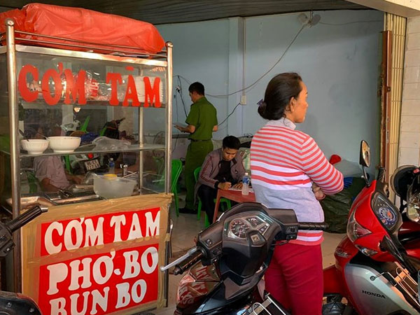 6 thanh niên chặt tay con nợ giữa chợ ở Phan Thiết
