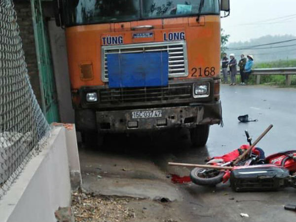 Hai học sinh THCS bị xe container đâm thương vong trên đường đi lao động về