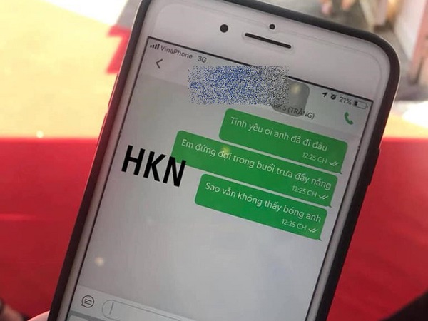 Hốt hoảng vì bị tài xế taxi 'thả thính' nguyên chặng đường đi, tội cho cô gái đó chưa kịp nổi giận thì đã phát hiện sự thật trời ơi...