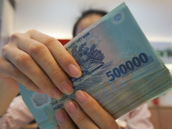 Ngân hàng lãi 'khủng', nhân viên ngóng thưởng Tết lớn